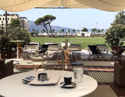 Blue Room Porto Montenegro: Where Remote Work Meets Coastal Chill